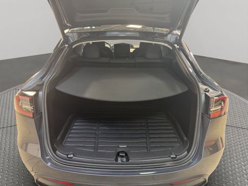 Used 2023 Tesla Model Y Performance image 21