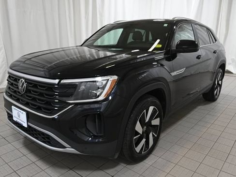Used 2024 Volkswagen Atlas Cross Sport SE AWD/4WD image 16