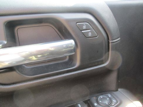 Used 2019 Chevrolet Silverado 1500 RST image 25