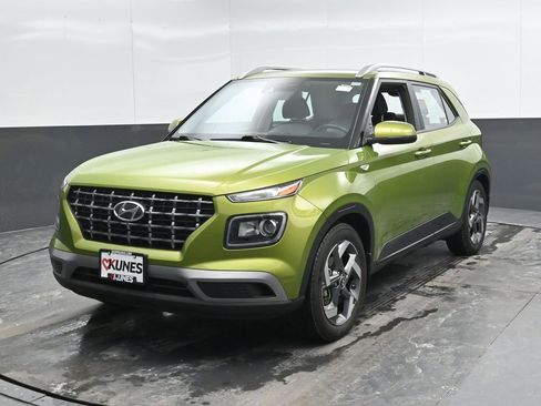 Used 2022 Hyundai Venue SEL image 6