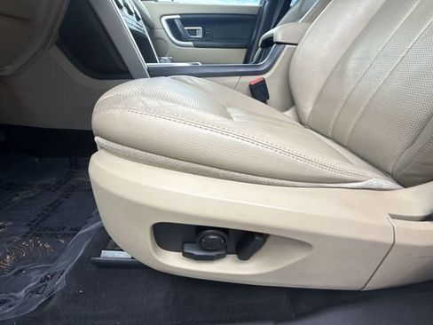Used 2016 Land Rover Discovery Sport HSE image 12