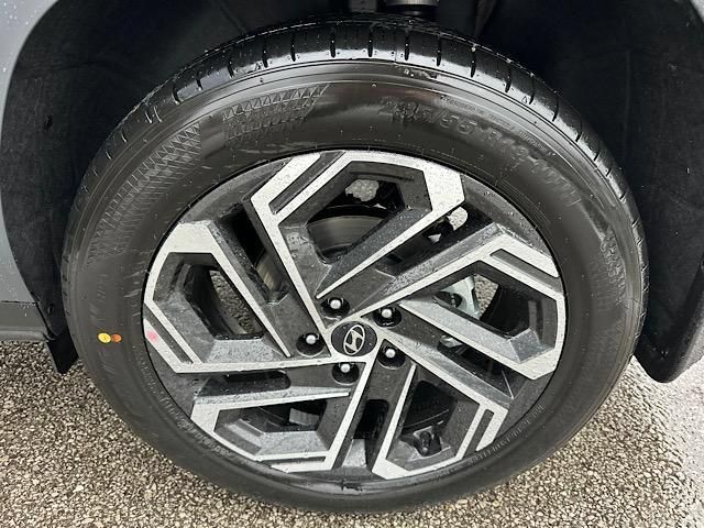 New 2026 Hyundai Tucson Limited FWD image 14