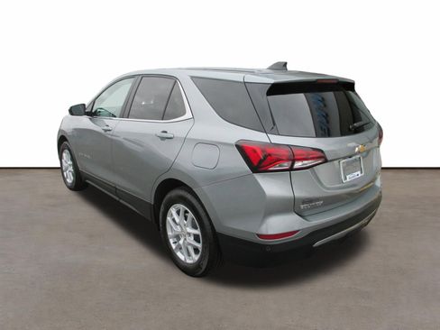 Used 2023 Chevrolet Equinox LT image 3