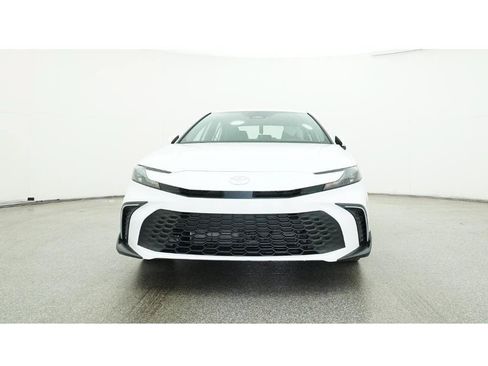 Used 2026 Toyota Camry SE FWD image 31
