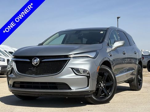 Used 2023 Buick Enclave Essence w/ Sport Touring Edition image 2