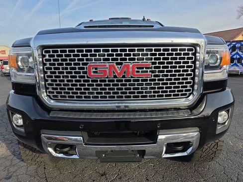 Used 2016 GMC Sierra 2500 Denali w/ Duramax Plus Package image 12