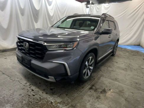 Used 2025 Honda Pilot Elite image 13