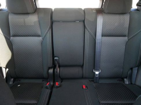 Used 2025 Mitsubishi Outlander ES AWD/4WD image 14