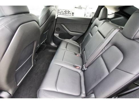 Used 2024 Tesla Model Y Long Range RWD image 7