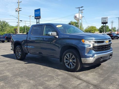 Used 2024 Chevrolet Silverado 1500 LT AWD/4WD image 2
