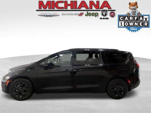 Certified 2024 Chrysler Pacifica Premium FWD image 1