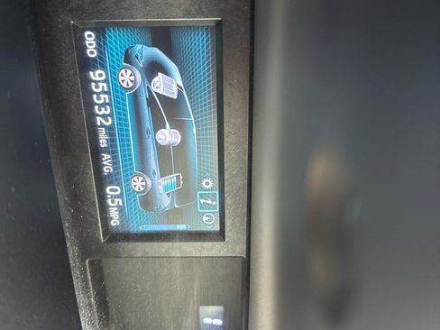 Used 2015 Toyota Prius V Three image 17