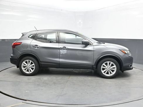 Used 2017 Nissan Rogue Sport SV w/ SV All-Weather Package AWD/4WD image 9