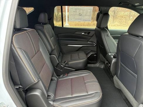 New 2026 Chevrolet Traverse High Country image 15