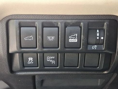Used 2020 Subaru Ascent Touring AWD/4WD image 31