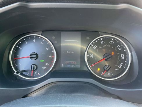 Used 2021 Toyota RAV4 XLE image 10