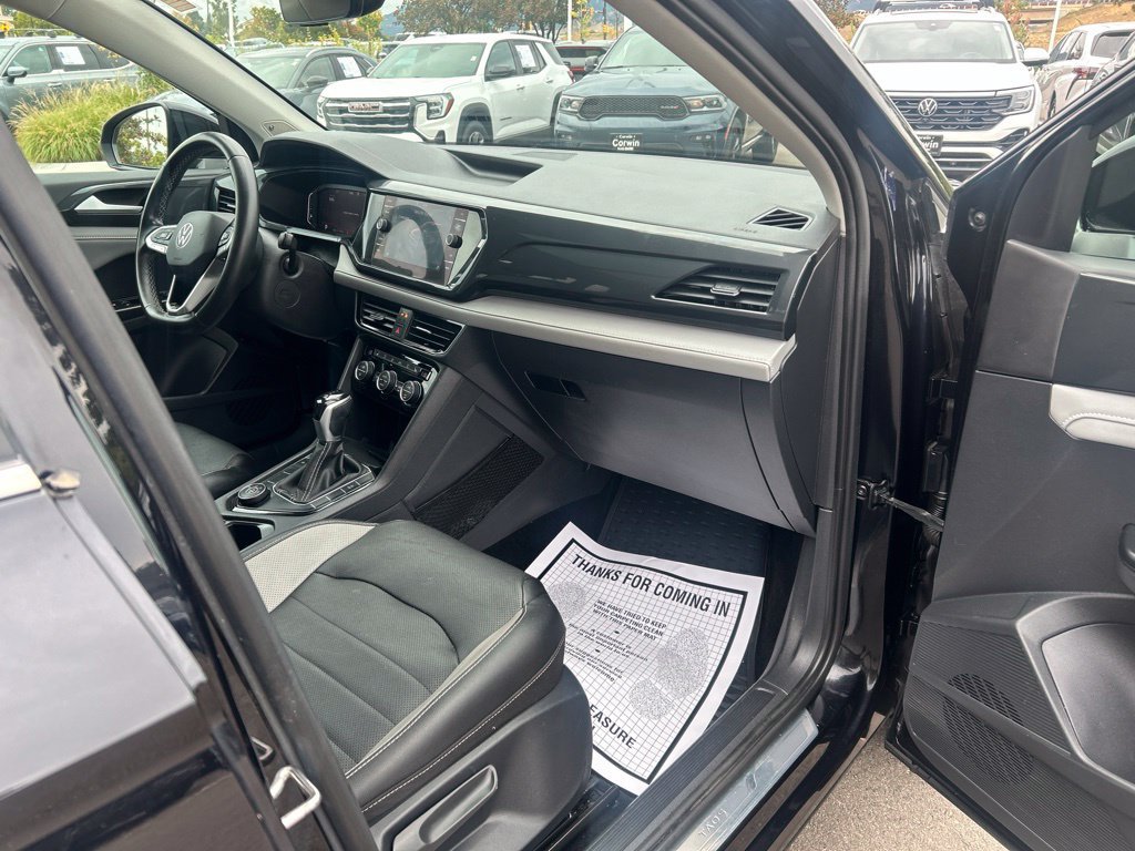 Used 2022 Volkswagen Taos SEL w/ Panoramic Sunroof Package AWD/4WD image 10