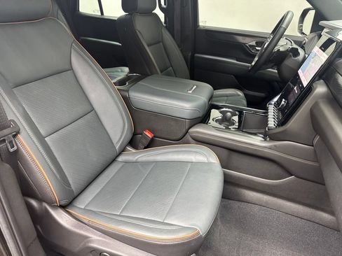 Used 2025 GMC Yukon AT4 w/ AT4 Premium Package AWD/4WD image 25