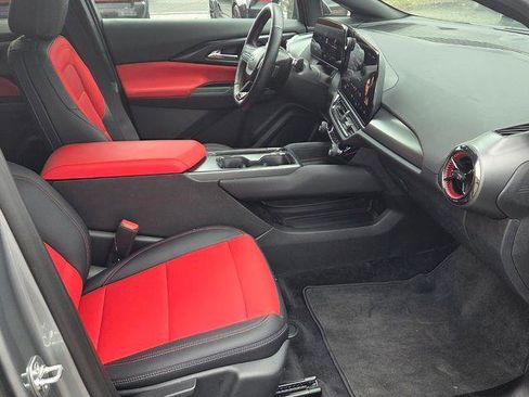 Certified 2024 Chevrolet Equinox EV RS image 39