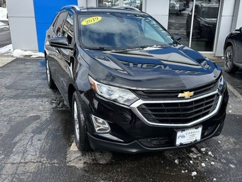 Used 2019 Chevrolet Equinox LT image 2