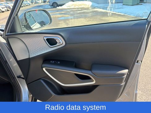 Used 2025 Kia Soul LX image 22