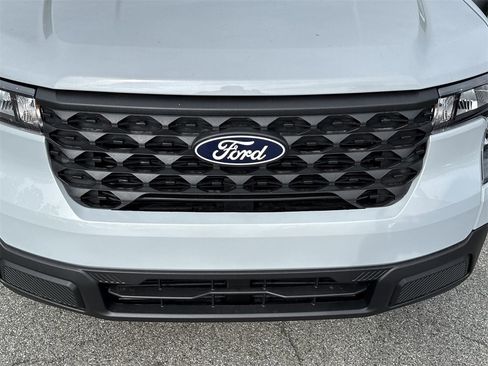 New 2025 Ford Maverick XL w/ Equipment Group 101A image 31