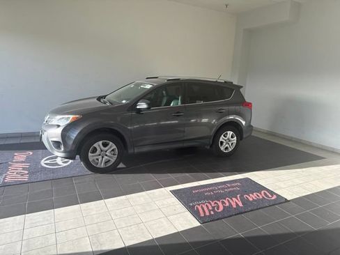 Used 2015 Toyota RAV4 LE FWD image 2