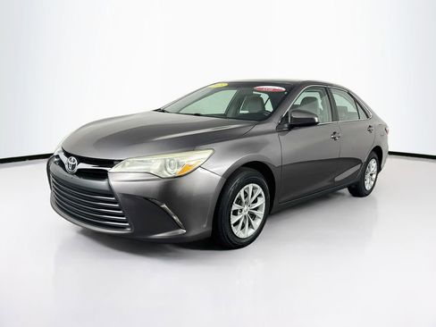 Used 2015 Toyota Camry LE FWD image 3