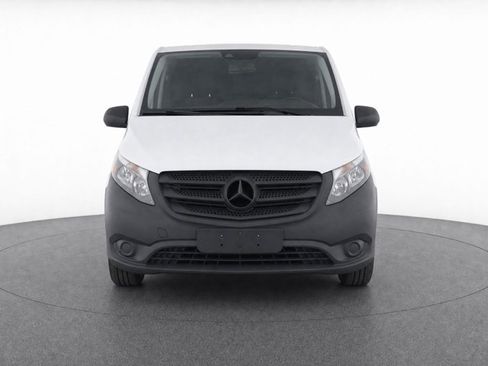 Used 2016 Mercedes-Benz Metris image 2