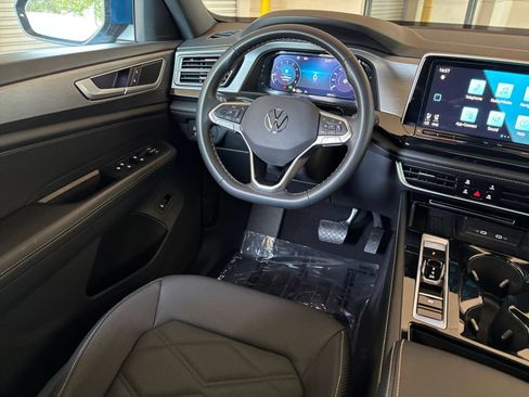 Used 2026 Volkswagen Atlas Cross Sport SE FWD image 38