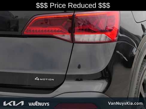 Used 2023 Volkswagen Taos SE w/ Panoramic Sunroof Package AWD/4WD image 35