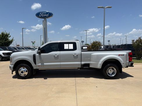 Used 2026 Ford F350 Platinum AWD/4WD image 2
