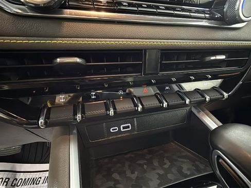 Used 2024 Chevrolet Colorado ZR2 w/ Technology Package image 24