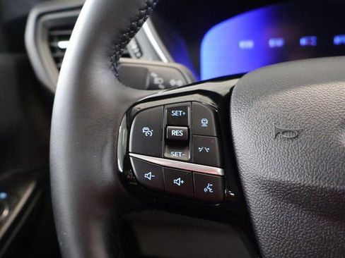 Used 2025 Ford Escape SE w/ PHEV Premium Package FWD image 17