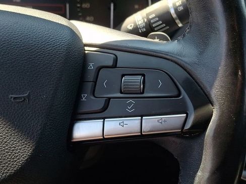 Used 2021 Cadillac XT4 Luxury w/ Cold Weather Package AWD/4WD image 17