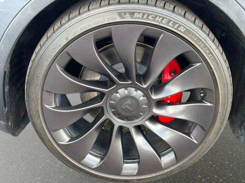 Used 2023 Tesla Model Y Performance AWD/4WD image 10