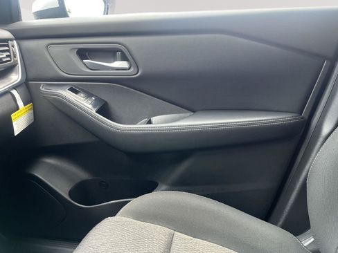 Certified 2025 Nissan Rogue SV AWD/4WD image 23