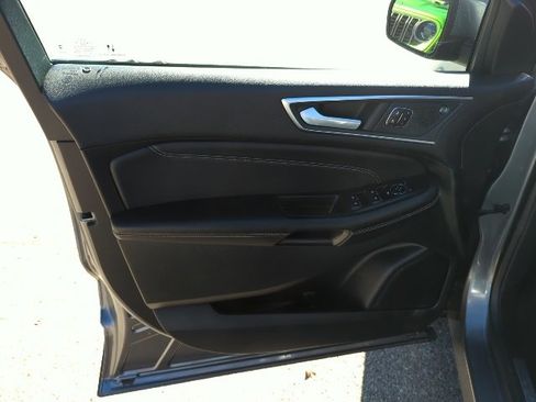 Used 2024 Ford Edge Titanium image 16