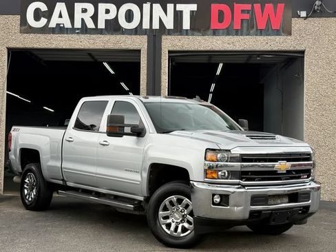 Used 2019 Chevrolet Silverado 3500 LT w/ LT Convenience Package AWD/4WD image 2
