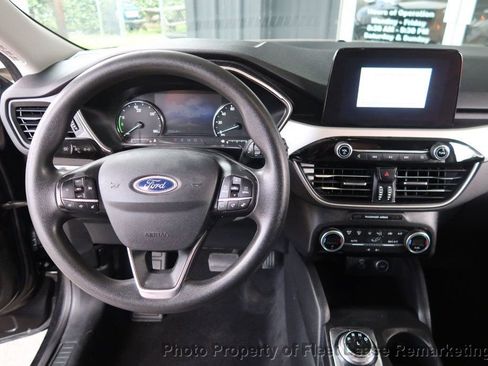 Used 2021 Ford Escape SE image 26
