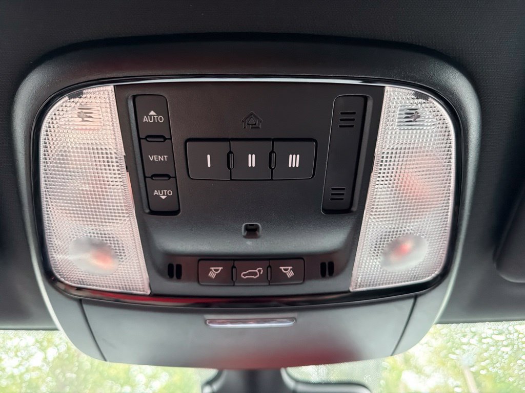 Used 2023 Dodge Durango GT AWD/4WD image 38