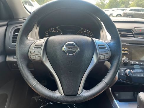 Used 2015 Nissan Altima 2.5 SV w/ Convenience Package FWD image 15