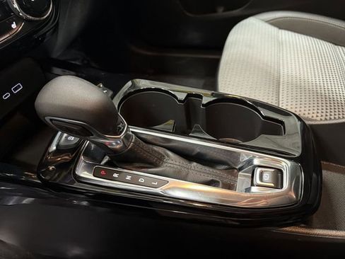 Certified 2025 Chevrolet Trax LT w/ LT Convenience Package image 25