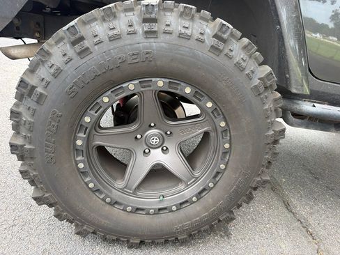 Used 2017 Jeep Wrangler Unlimited Rubicon w/ Cold Weather Group AWD/4WD image 27
