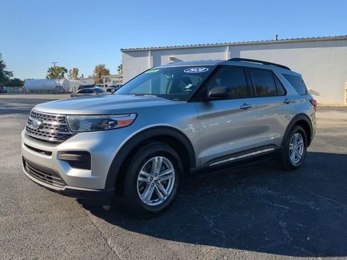 Used 2020 Ford Explorer XLT image 8