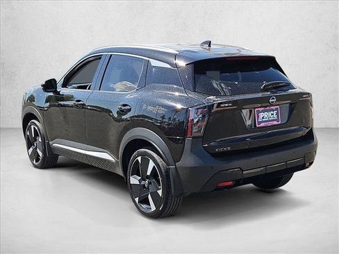 Used 2025 Nissan Kicks SR FWD image 8