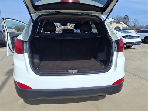 Used 2010 Hyundai Tucson Limited image 15