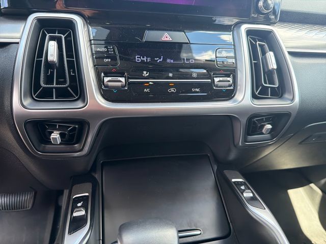 Used 2023 Kia Sorento S w/ Panoramic Sunroof Package FWD image 19