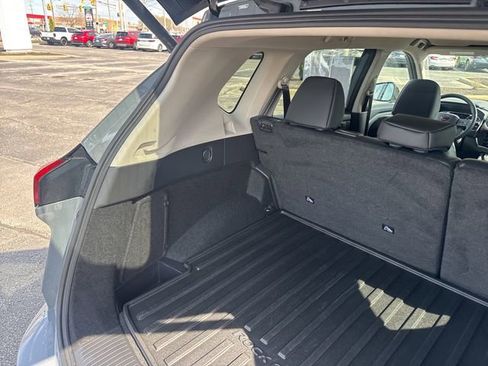 Used 2025 Nissan Rogue SV w/ Rock Creek Premium Package AWD/4WD image 33