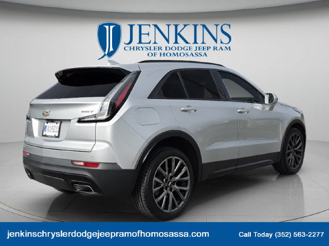 Used 2020 Cadillac XT4 Sport w/ LPO, Midnight Sport Package FWD image 5